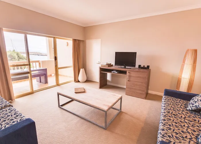 The Marina Hotel - Mindarie